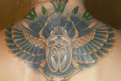 inferno-tattoo-barcelona-egipcio-cuello-nuca-christian-kurt