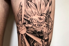 bola-dragon-tattoo-tattoo-ilustracion-blackwork-pierna-tamaño-grande