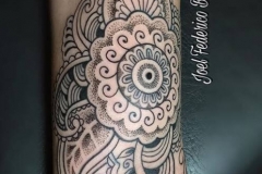 inferno-tattoo-barcelona-joel-federico-mandala-geometrico-lineal