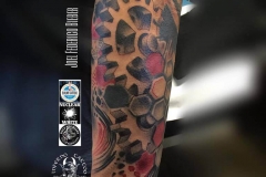 inferno-tattoo-barcelona-joel-federico-engranajes-puntillismo-trashpolka