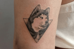 perro-ilustracion-black-work-pequeño-tattoo-alba-galban