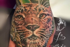 inferno-tattoo-barcelona-leopardo-mano-joel-federico