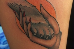 neotradi-color-marcelo-entattoo-pata-perro-mano-el-mejor-amigo-del-hombre