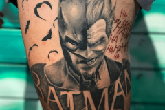 joker-batman-tattoo-negro-gris-hector-mateos-inferno-tattoo-barcelona