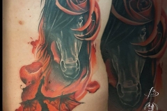 inferno-tattoo-barcelona-christian-kurt-caballo-sant-jordi-catalunya-grande-costillas-espalda