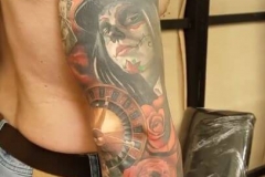 inferno-tattoo-barcelona-christian-kurt-usa-calvera-ruleta-juego-color-realismo-grande-brazo