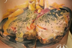 inferno-tattoo-barcelona-realismo-color-christian-kurt-bieber-grande-brazo-napolitana-comida