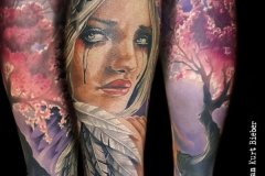 realismo-color-christian-kurt-bieber-grande-brazo-antebrazo-cara-mujer-arbol-jpg-1