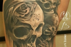inferno-tattoo-barcelona-christian-kurt-calaveras-negro-gris-2017