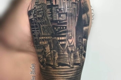 inferno-tattoo-barcelona-joel-federico-brooklin-realista-puente-negro-gris