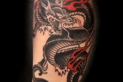 inferno-tattoo-barcelona-raul-leone-dragon-chino-negro-rojo-2-2017