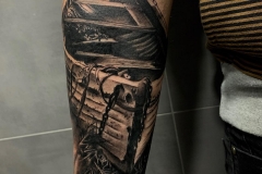 realismo-negro-gris-annie-blessok-barca-mar-playa-1