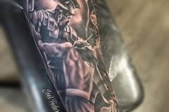 realismo-negro-y-gris-joel-federico-bieber-grande-brazo-antebrazo-lucha-romana-jpg-1