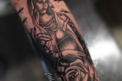 realismo-negro-y-gris-joel-federico-bieber-grande-brazo-antebrazo-virgen-religion-1