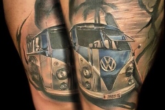 realismo-tatuaje-furgoneta-christian-bieber-inferno-tattoo-barcelona