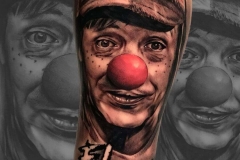 tatuaje-chavo-del-8-realismo-annie-blesok-inferno-tattoo-barcelona-1