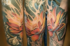 inferno-tattoo-barcelona-ilustracion-christian-kurt-bieber-grande-brazo-flor-de-loto