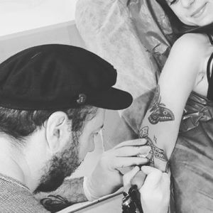 Raúl Leone tatuador invitado.