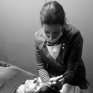 Geraldine anilladora y micropigmentadora residente.