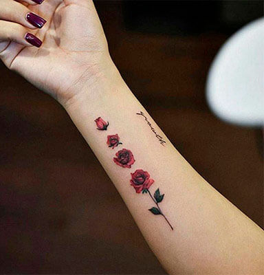 Tatuaje de rosas en brazo