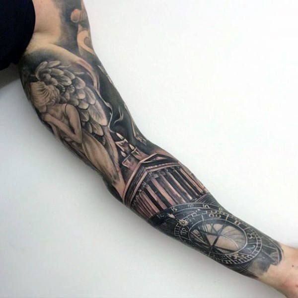 Tatuaje de brújula en realismo negro y gris 34