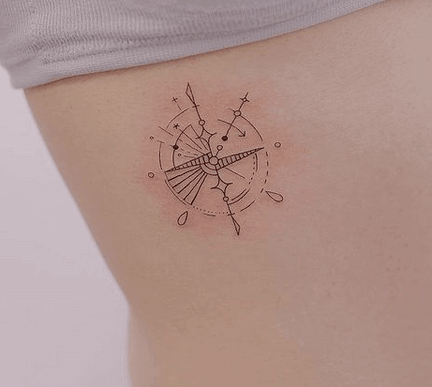 Ideas originales de tattoo de brújula minimalista 12