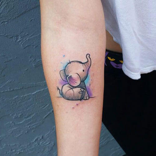 Ilustración de elefante bebé tatuada.