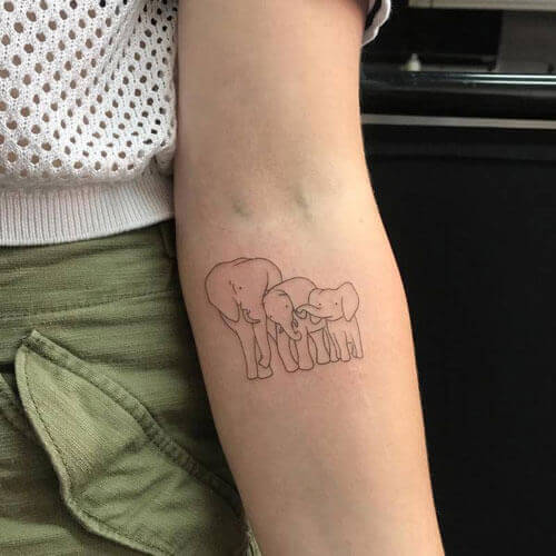Tatuaje de familia de elefantes. Fuente Pinterest.